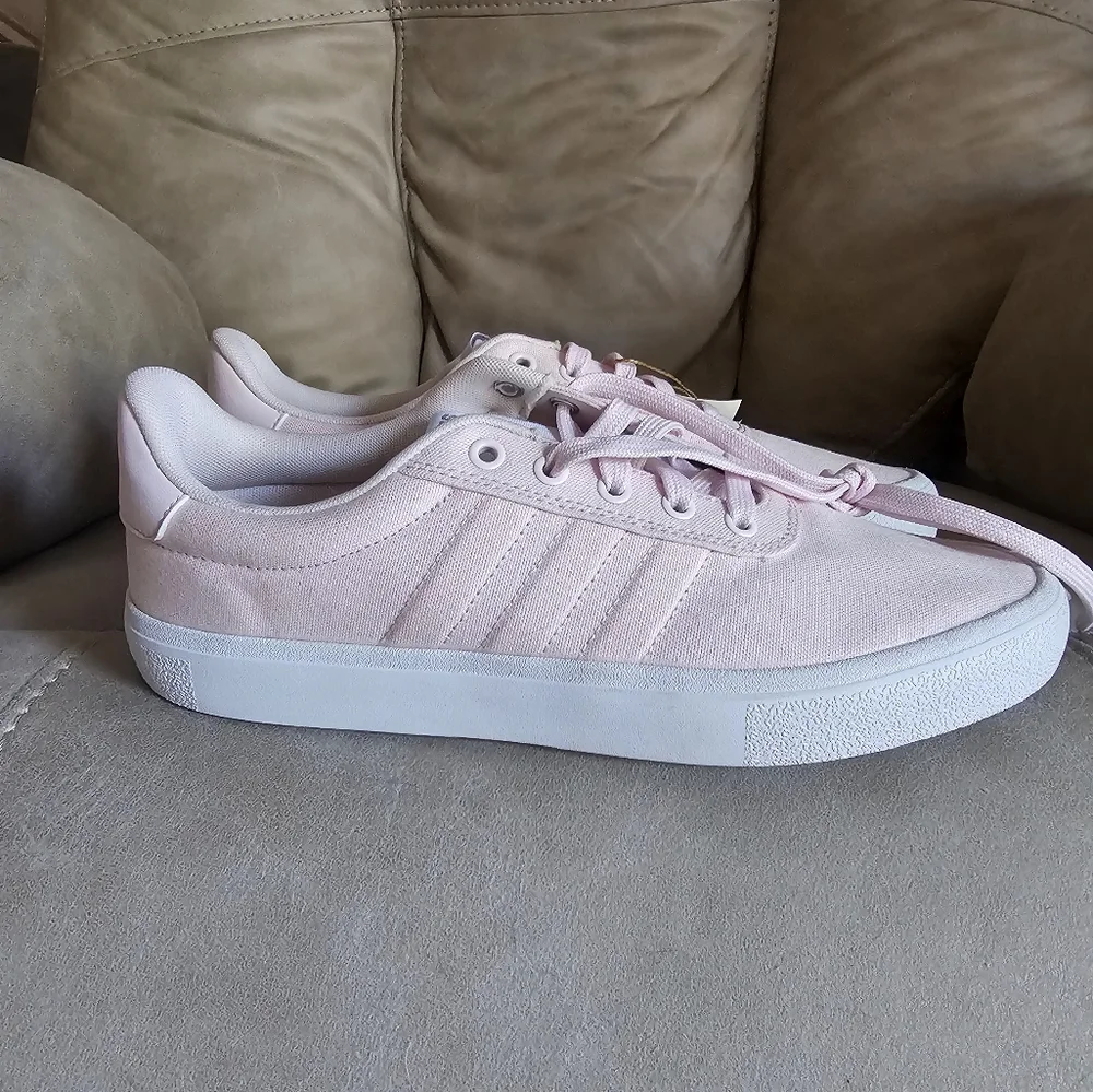 Adidas nwt vulcraid3R light pink petal skateboarding sneakers size 10‎